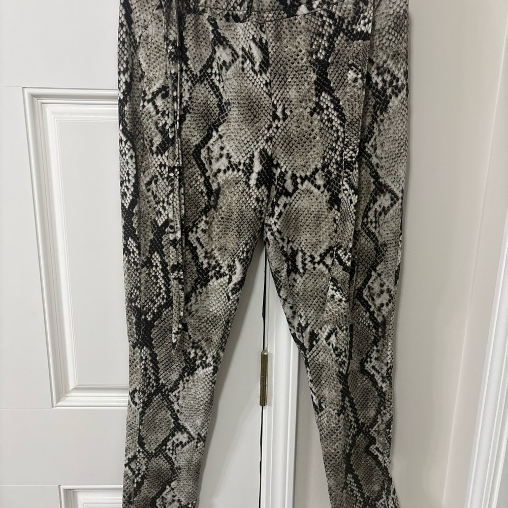 Chic Snakeskin Print Trousers